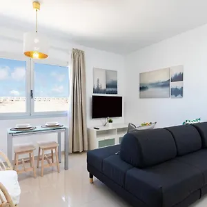 https://home2book-design-bajamar-natural-pool-beach.adeje-hotels.com